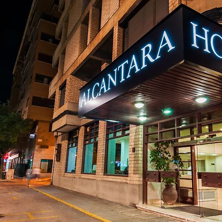 Hotel Alcantara Caces Екстериор снимка
