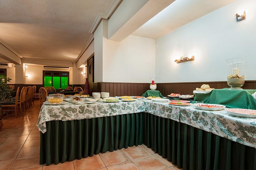Hotel Alcantara Caces Екстериор снимка
