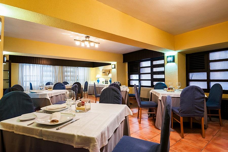 Hotel Alcantara Caces Екстериор снимка