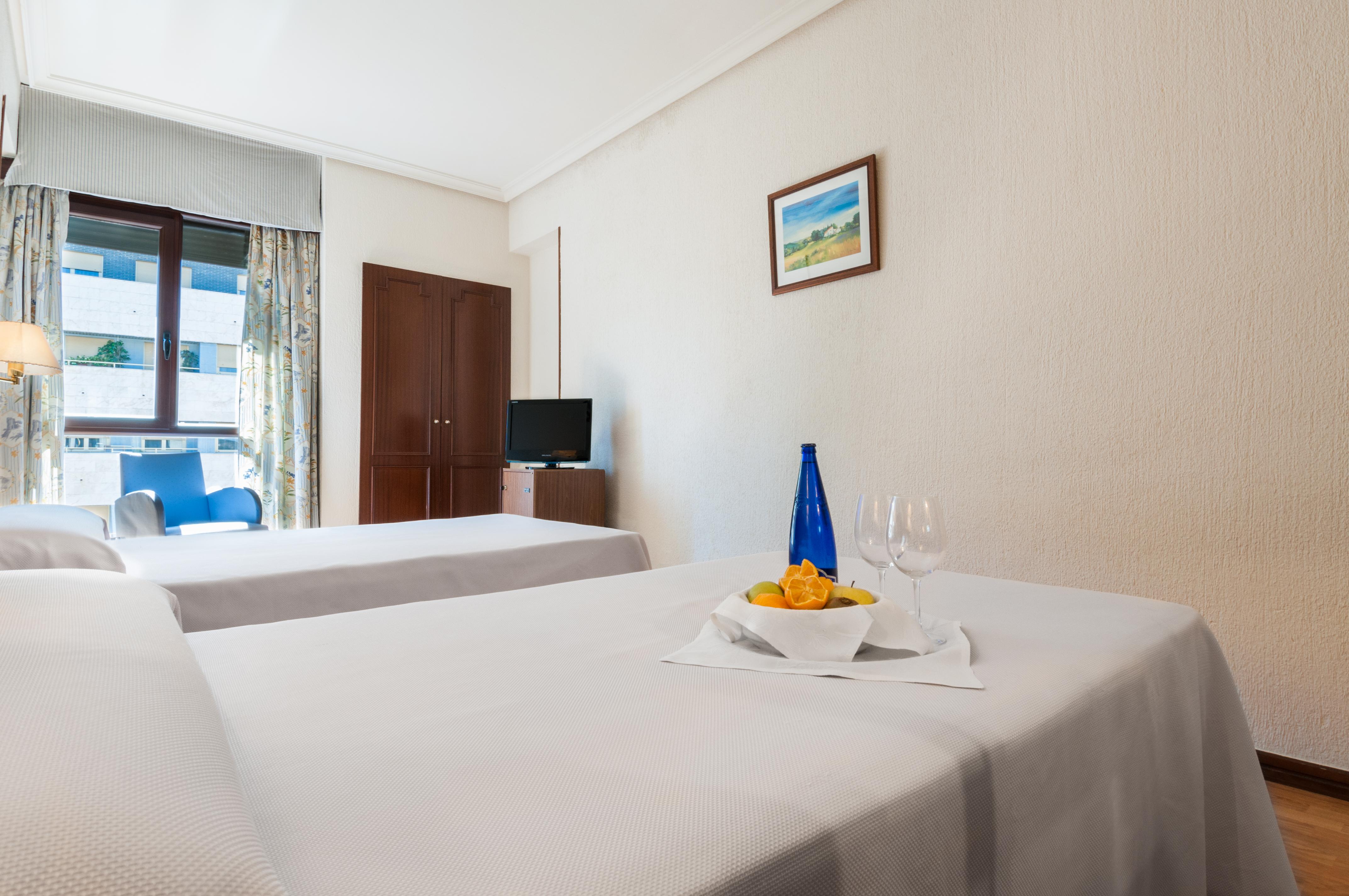 Hotel Alcantara Caces Екстериор снимка