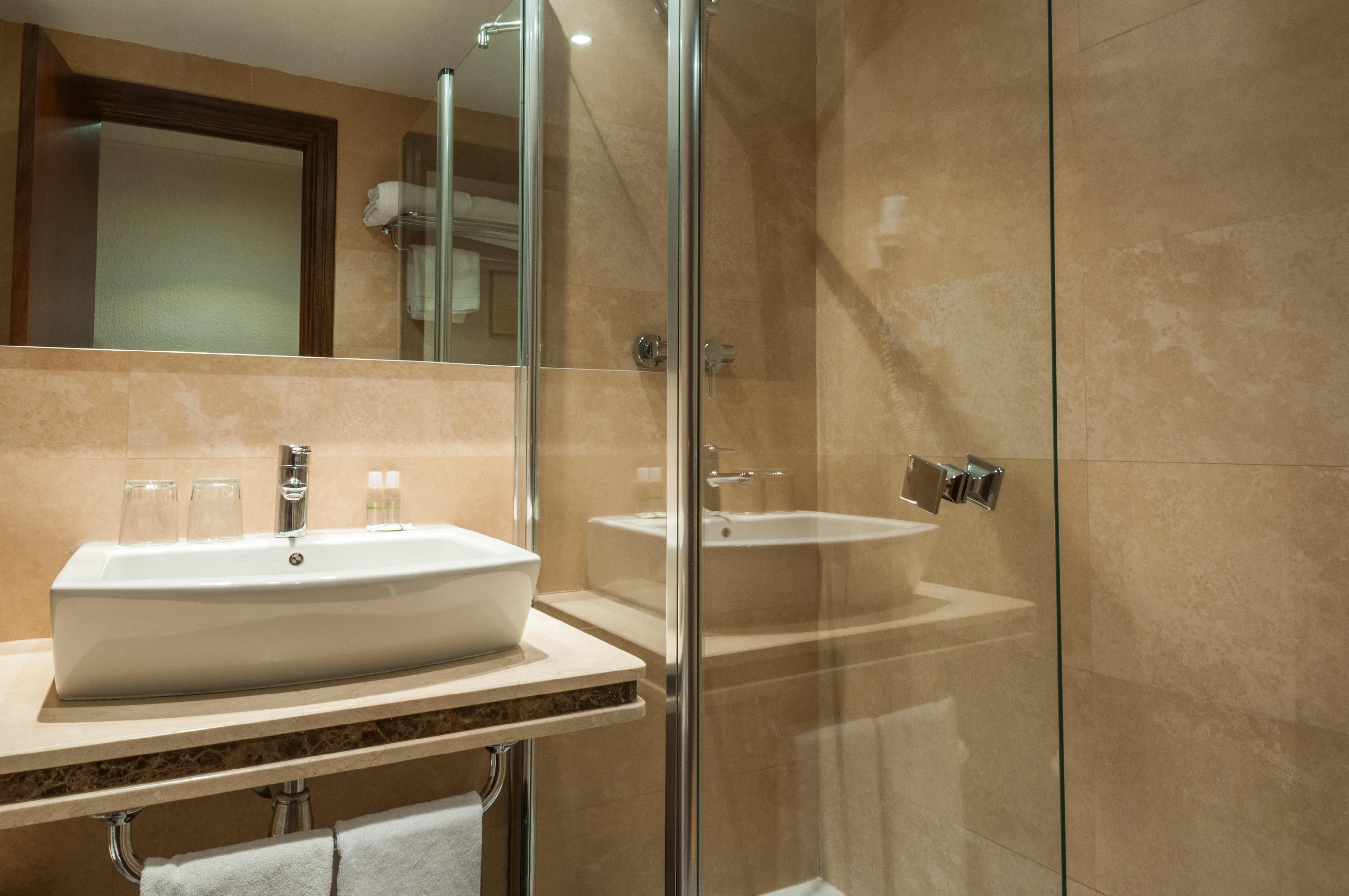 Hotel Alcantara Caces Екстериор снимка