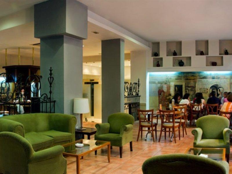 Hotel Alcantara Caces Екстериор снимка