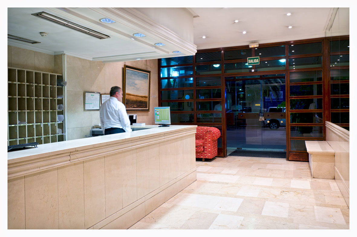 Hotel Alcantara Caces Екстериор снимка